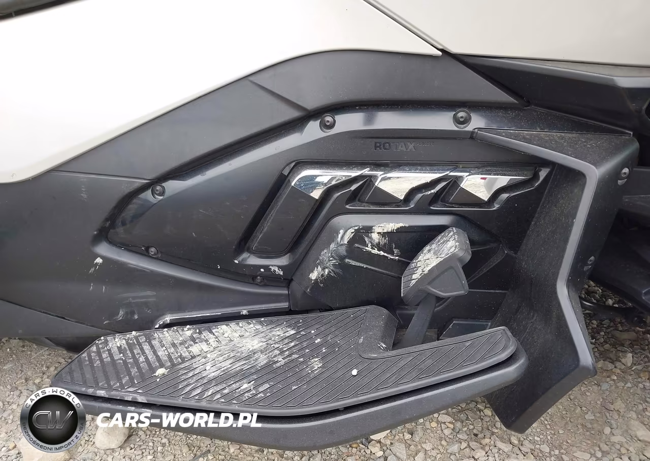 2020 Can-Am Spyder Roadster Rt-Rt Limited VIN:2BXNBDD22LV005186 - 8