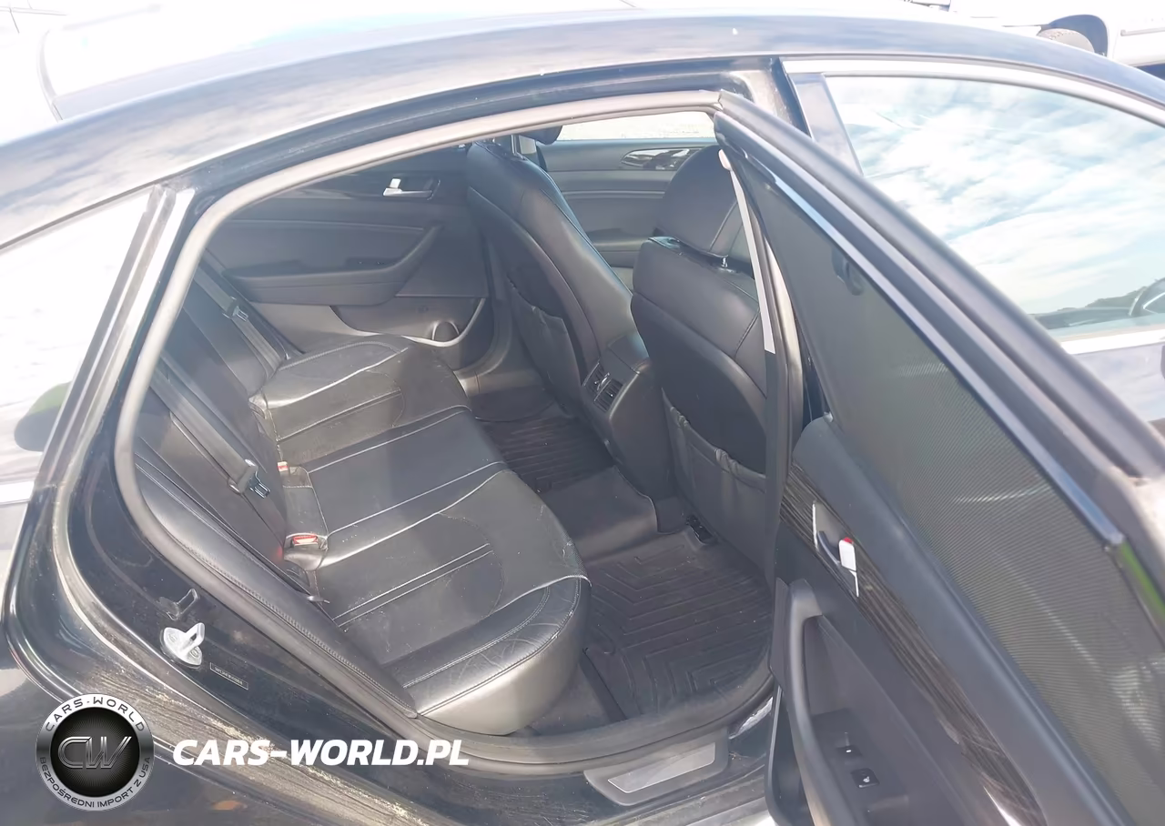 2015 Hyundai Sonata Limited VIN:5NPE34AF8FH100818 - 8