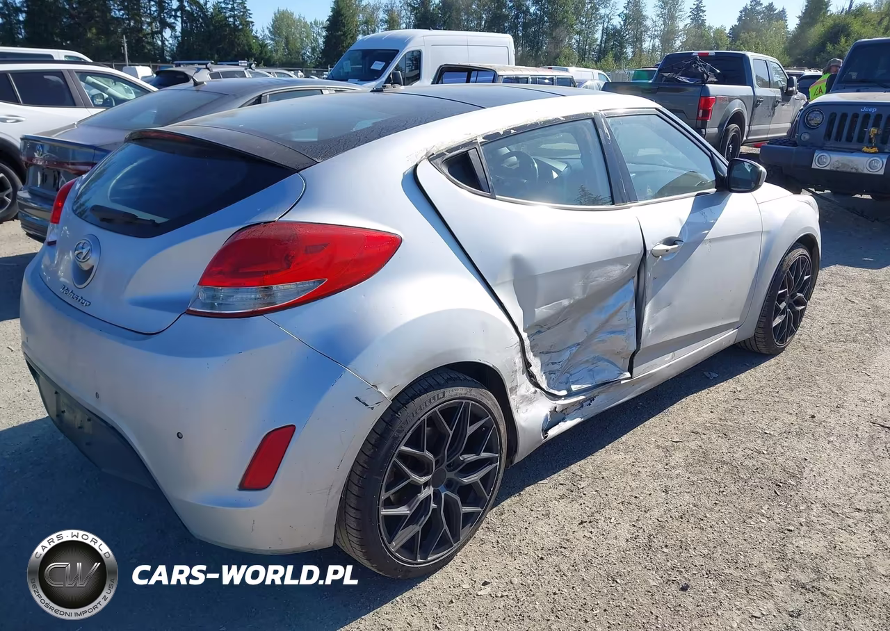 2012 Hyundai Veloster Base W-Black VIN:KMHTC6AD4CU077133 - 4