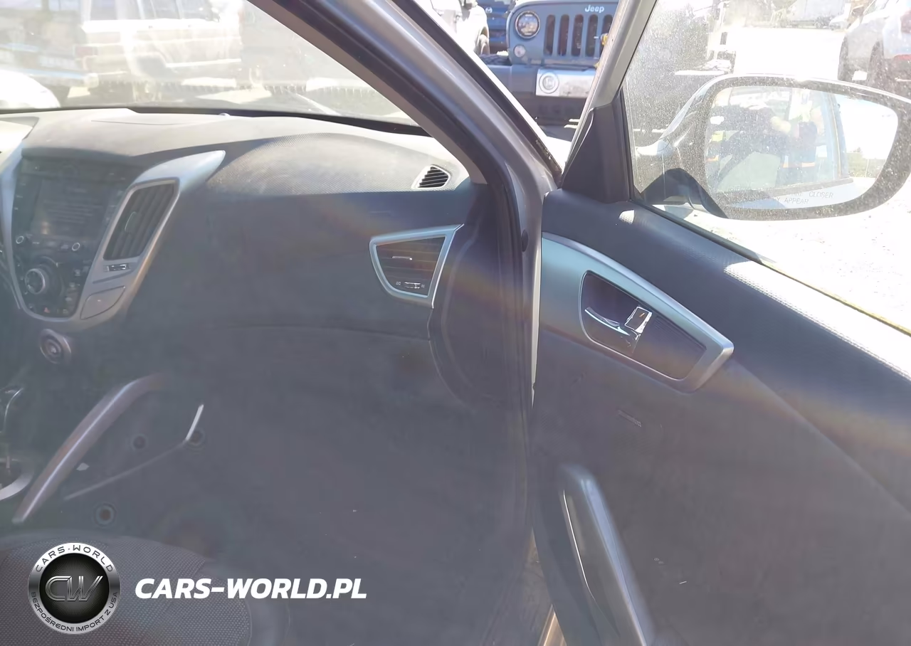 2012 Hyundai Veloster Base W-Black VIN:KMHTC6AD4CU077133 - 5