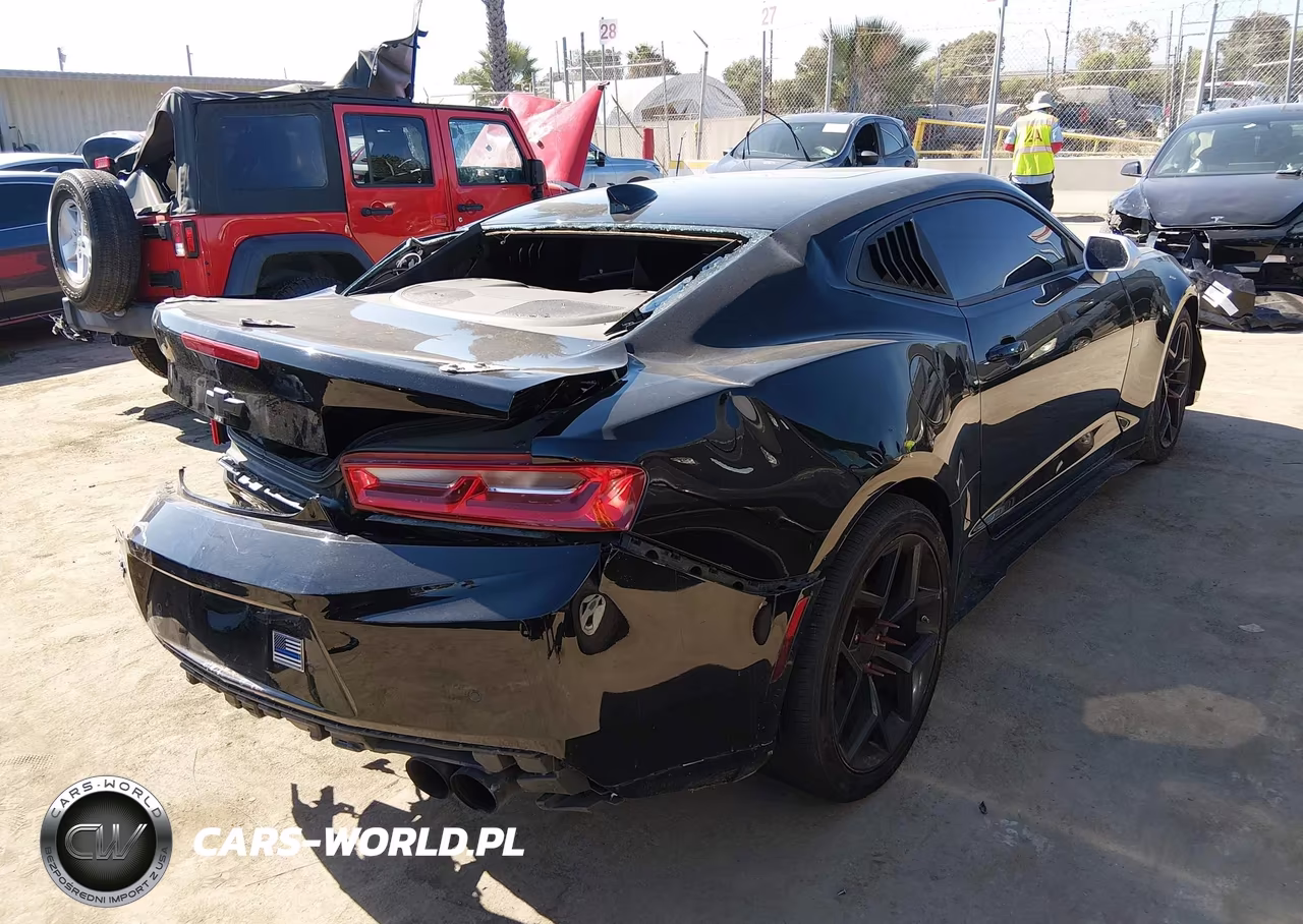 2018 Chevrolet Camaro 1Ss VIN:1G1FF1R70J0165166 - 4