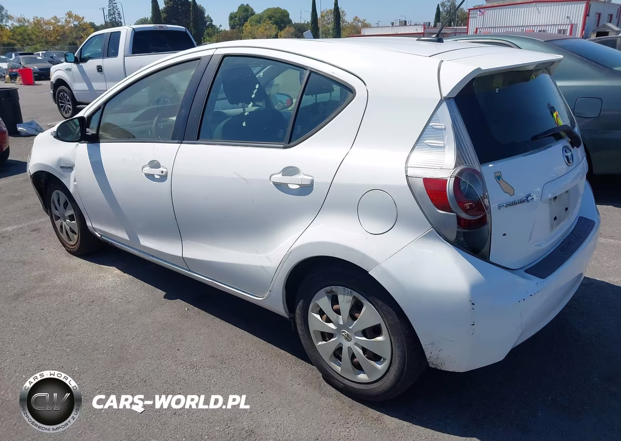 2012 Toyota Prius C Three VIN:JTDKDTB37C1509880 - 3