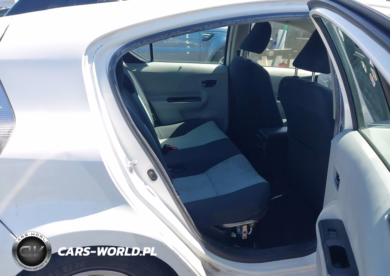 2012 Toyota Prius C Three VIN:JTDKDTB37C1509880 - 8