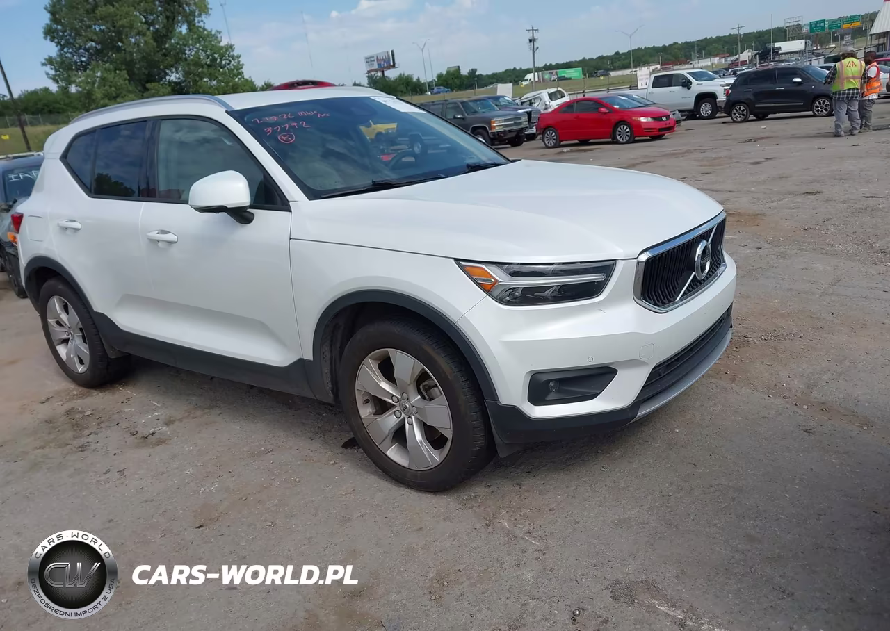 2022 Volvo Xc40 T4 Momentum