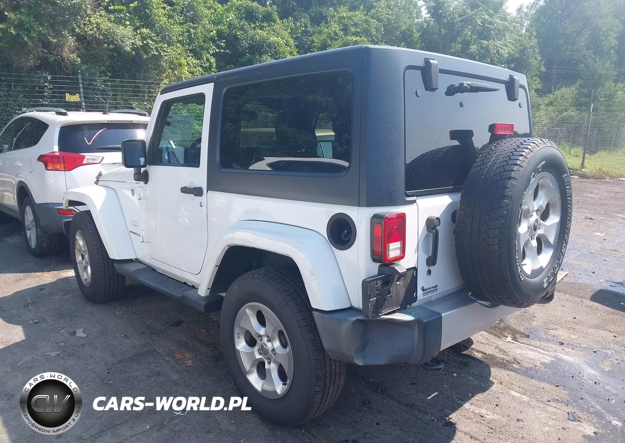 2015 Jeep Wrangler Sahara VIN:1C4AJWBG7FL682218 - 3