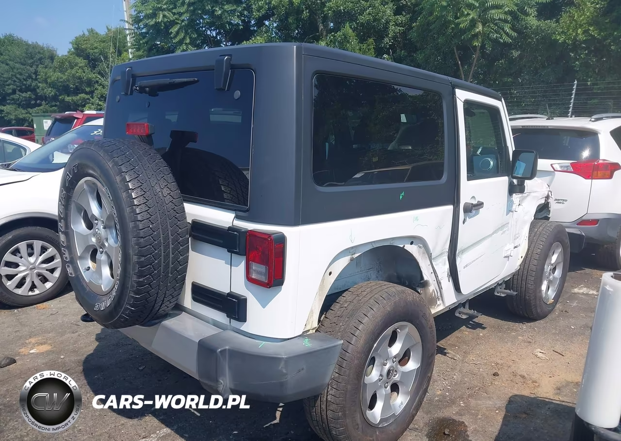 2015 Jeep Wrangler Sahara VIN:1C4AJWBG7FL682218 - 4