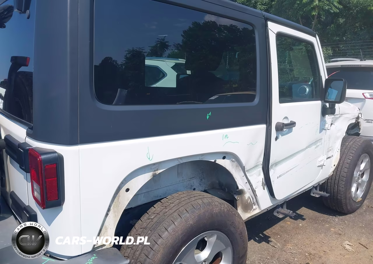 2015 Jeep Wrangler Sahara VIN:1C4AJWBG7FL682218 - 6