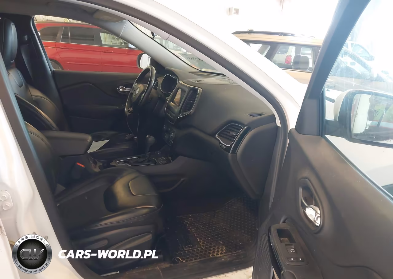 2020 Jeep Cherokee Altitude 4X4 VIN:1C4PJMLN4LD553984 - 5