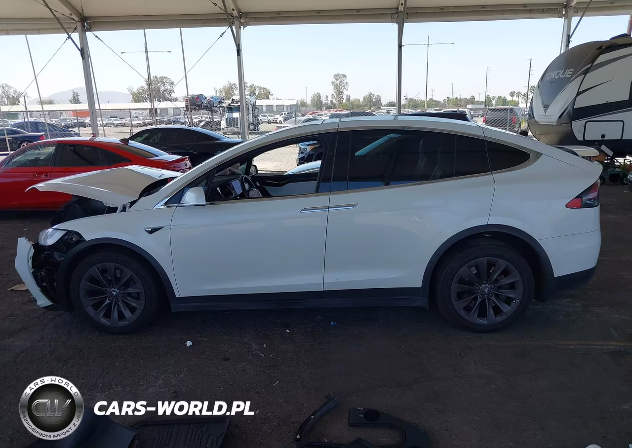 2018 Tesla Model X 100D-75D-P100D VIN:5YJXCBE20JF090796 - 14
