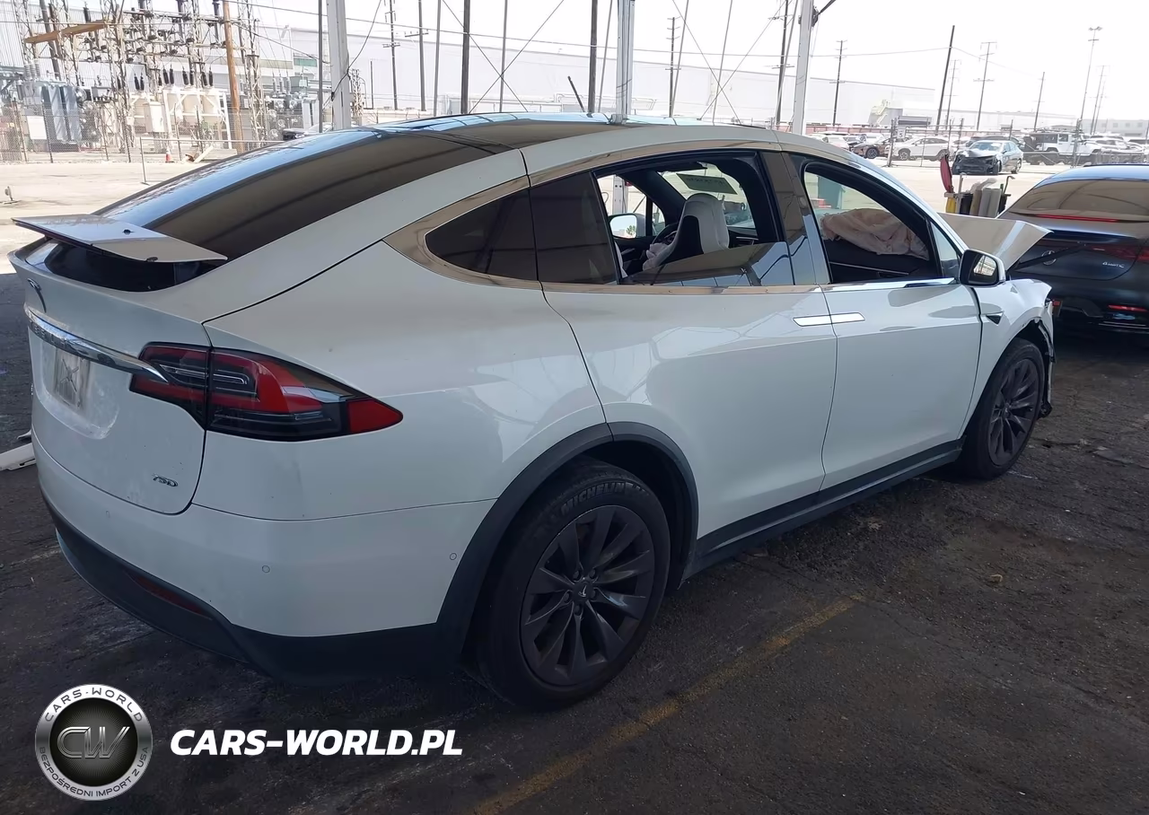 2018 Tesla Model X 100D-75D-P100D VIN:5YJXCBE20JF090796 - 4
