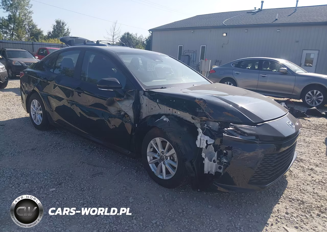 2025 Toyota Camry Le – zdjęcie 1 z 18