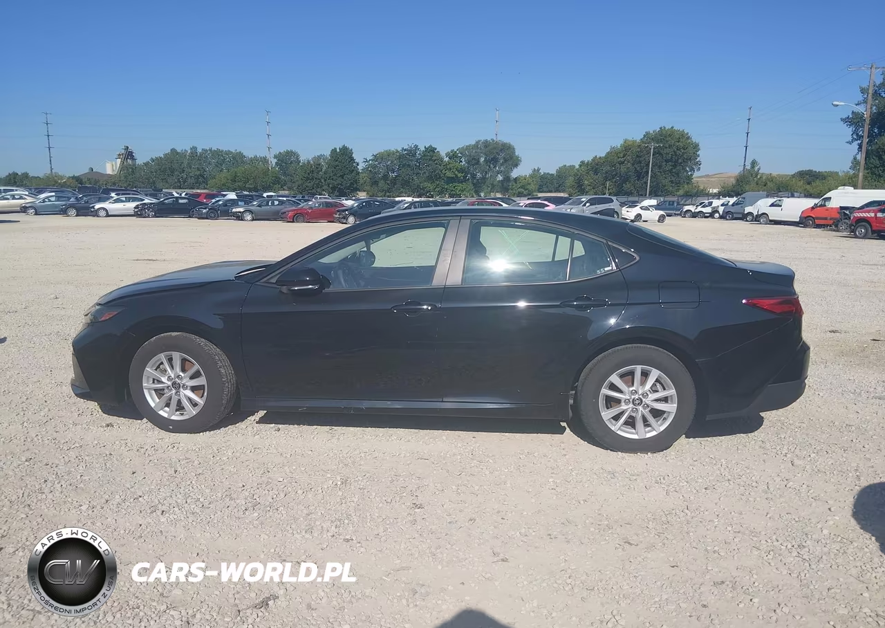 2025 Toyota Camry Le VIN:4T1DAACK0SU598213 - 14