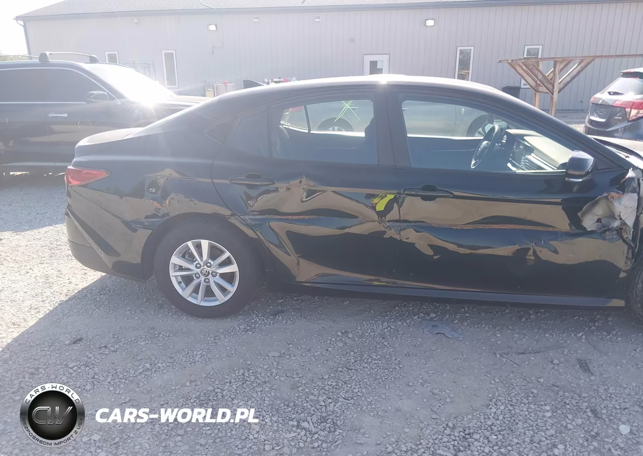 2025 Toyota Camry Le VIN:4T1DAACK0SU598213 - 17