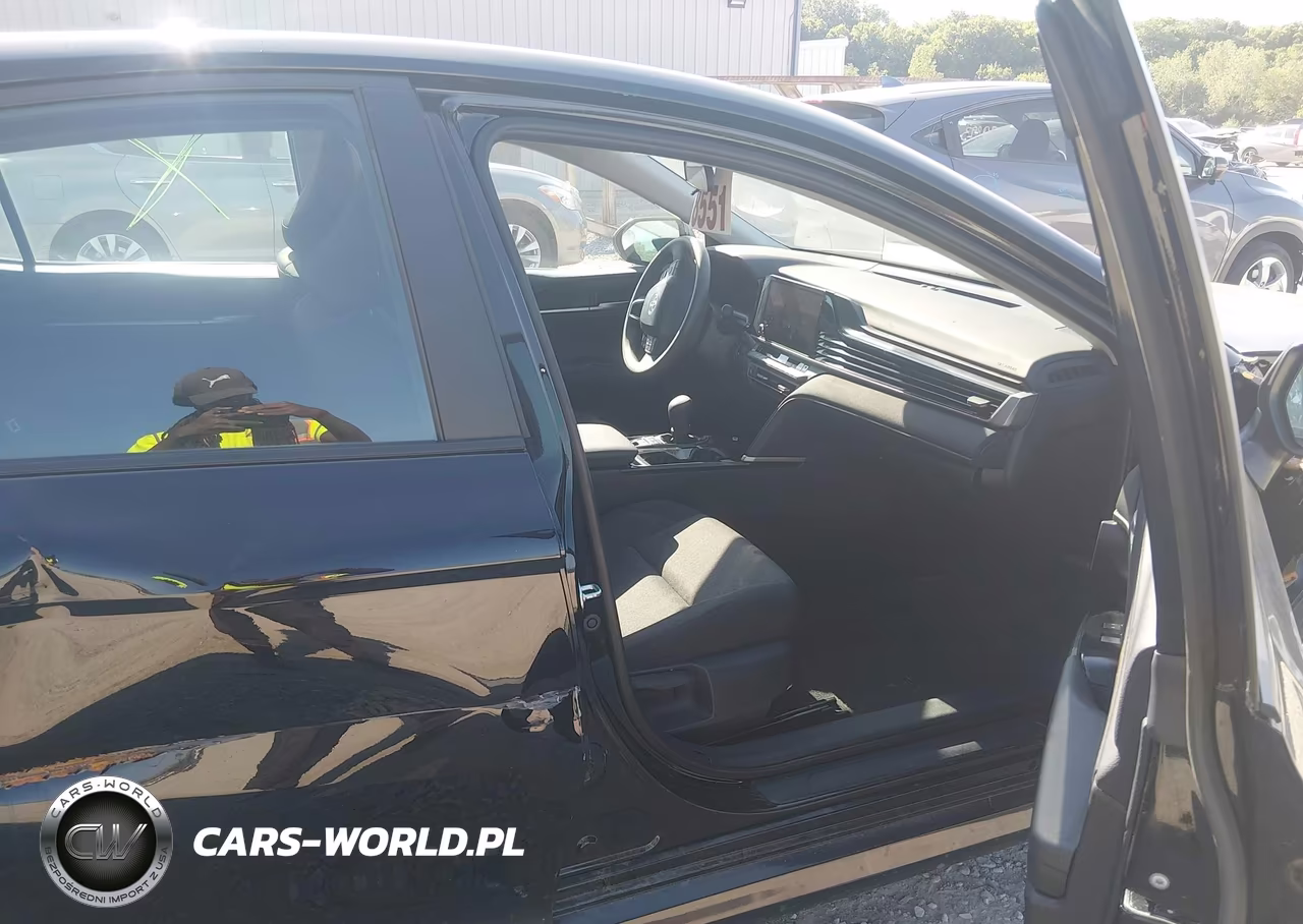 2025 Toyota Camry Le VIN:4T1DAACK0SU598213 - 5