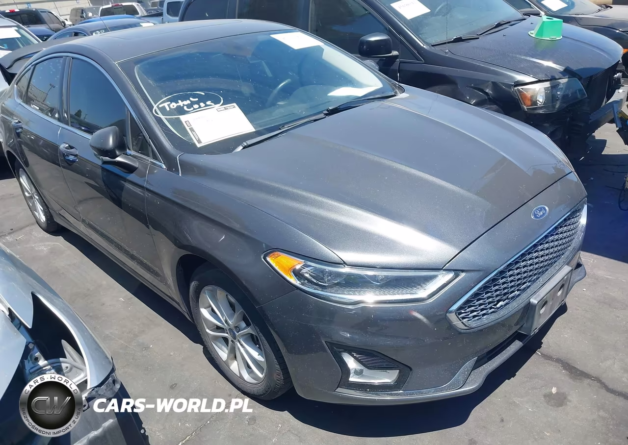 2019 Ford Fusion Energi Titanium – zdjęcie 1 z 22