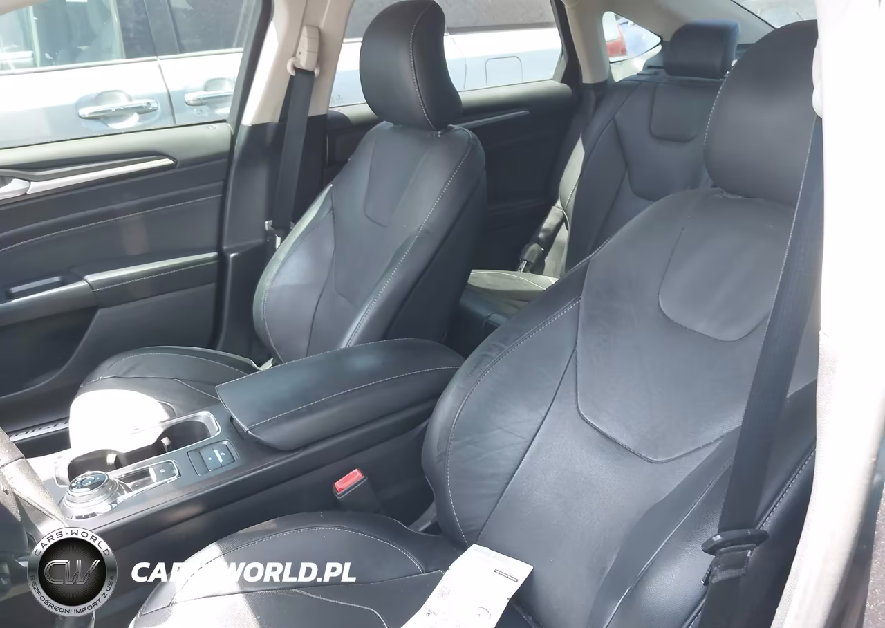 2019 Ford Fusion Energi Titanium VIN:3FA6P0SU9KR284310 - 19