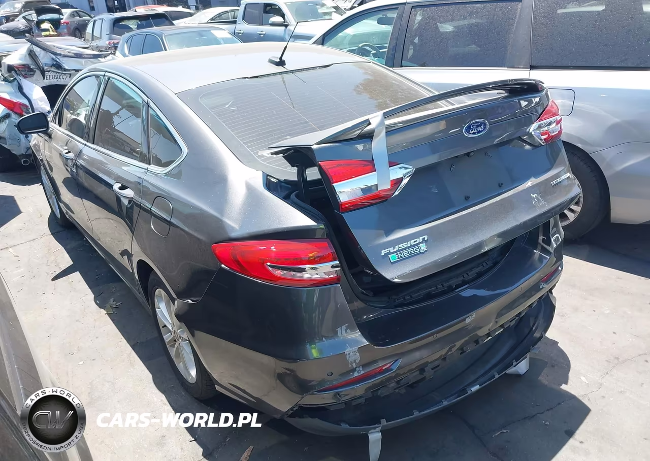 2019 Ford Fusion Energi Titanium VIN:3FA6P0SU9KR284310 - 3