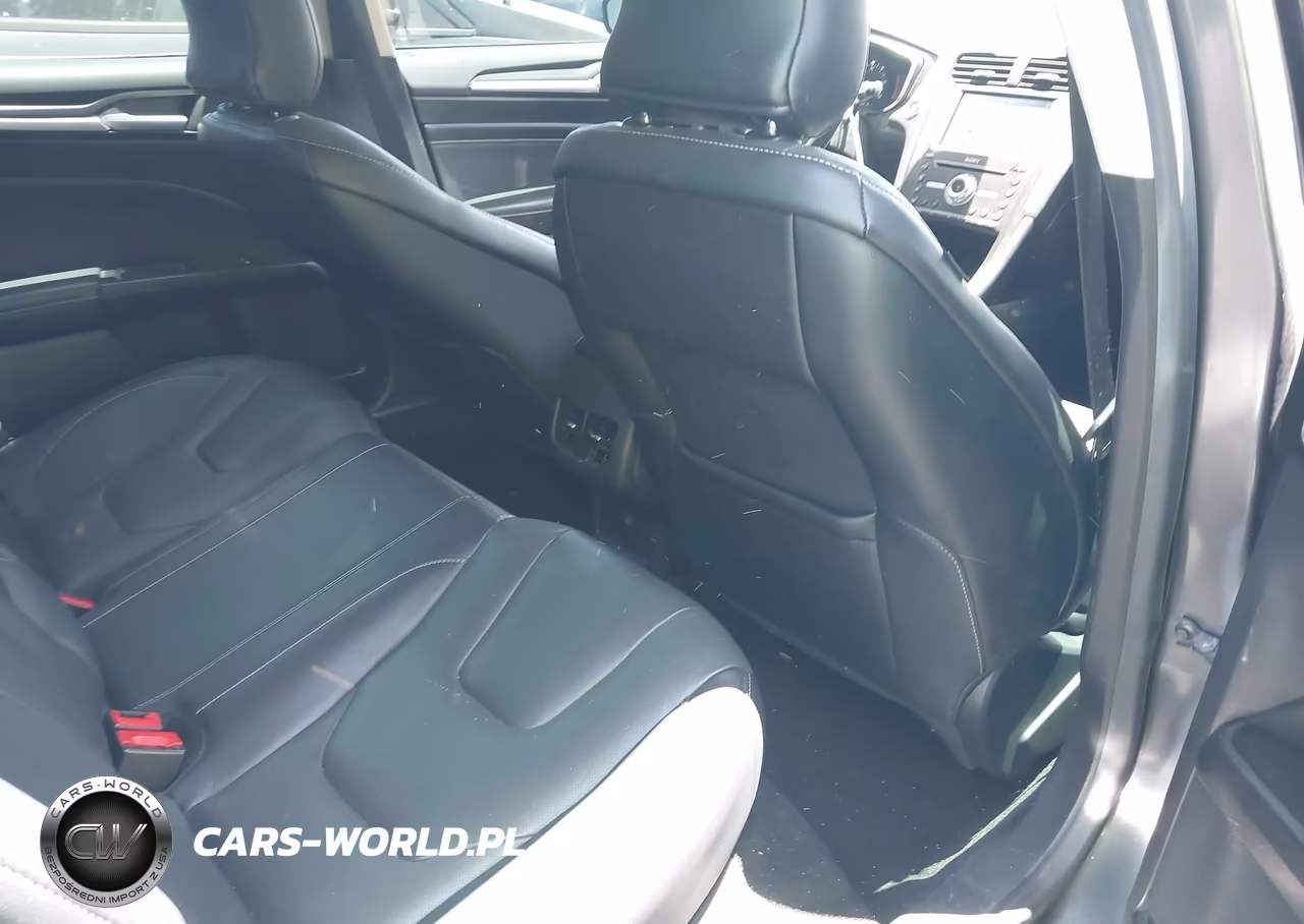 2019 Ford Fusion Energi Titanium VIN:3FA6P0SU9KR284310 - 8