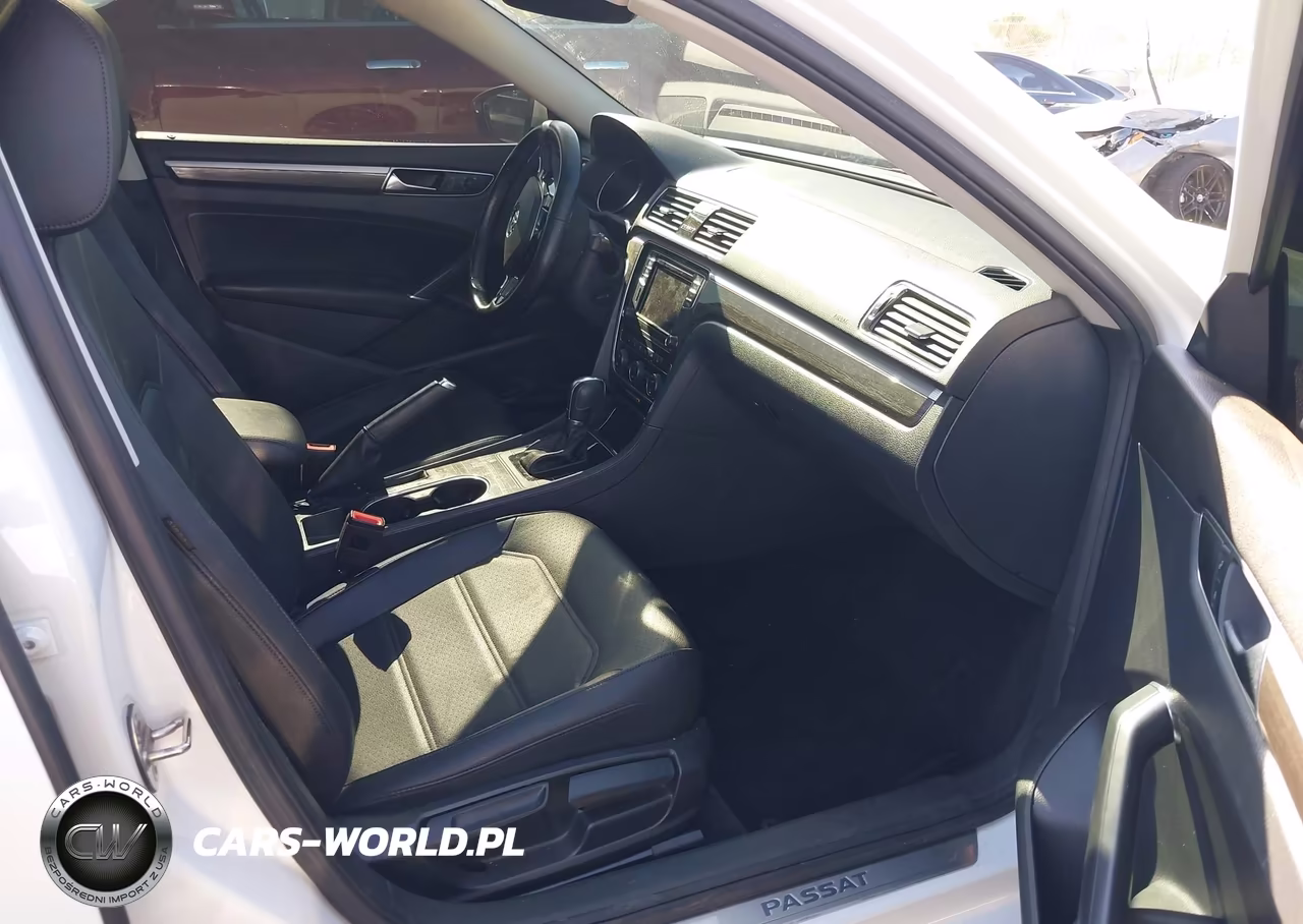 2018 Volkswagen Passat 2.0T Se VIN:1VWBA7A35JC030017 - 5