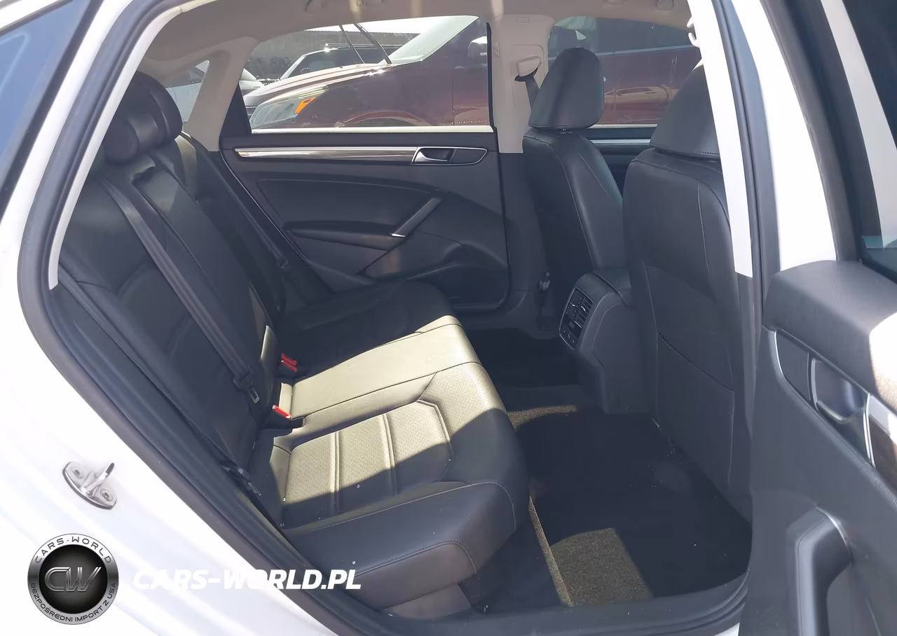 2018 Volkswagen Passat 2.0T Se VIN:1VWBA7A35JC030017 - 8