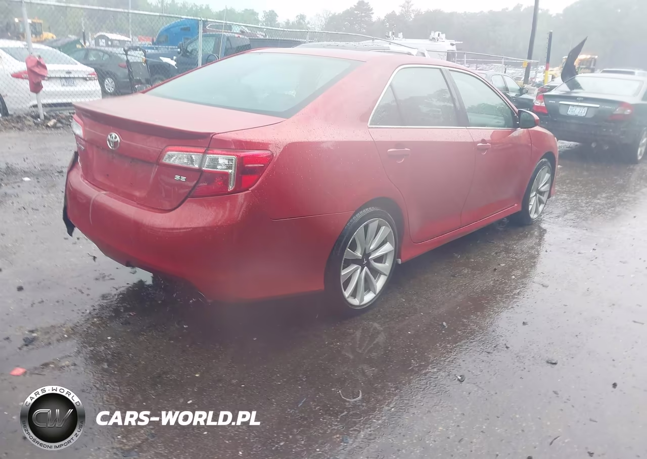2014 Toyota Camry Se VIN:4T1BF1FK0EU826901 - 4