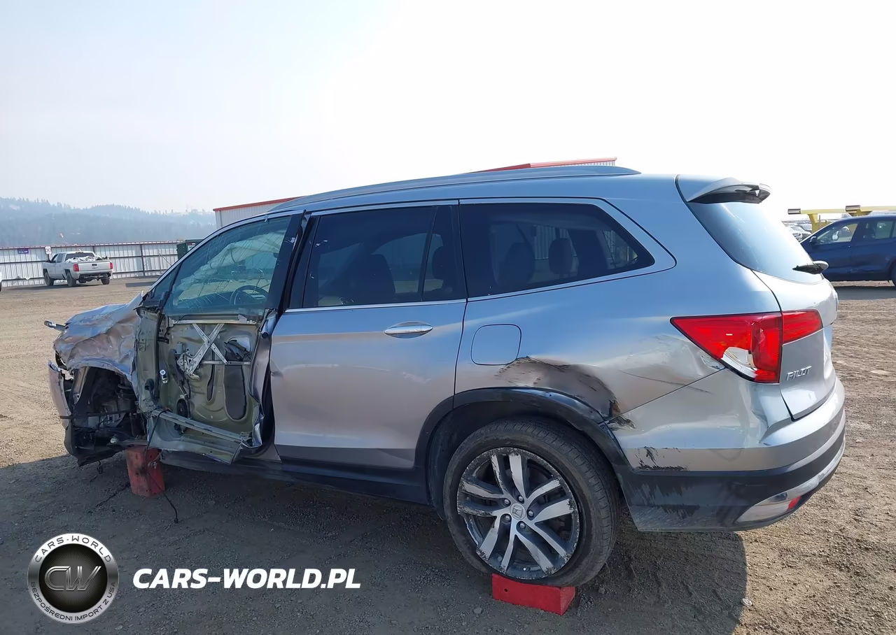 2017 Honda Pilot Touring VIN:5FNYF6H98HB003460 - 15