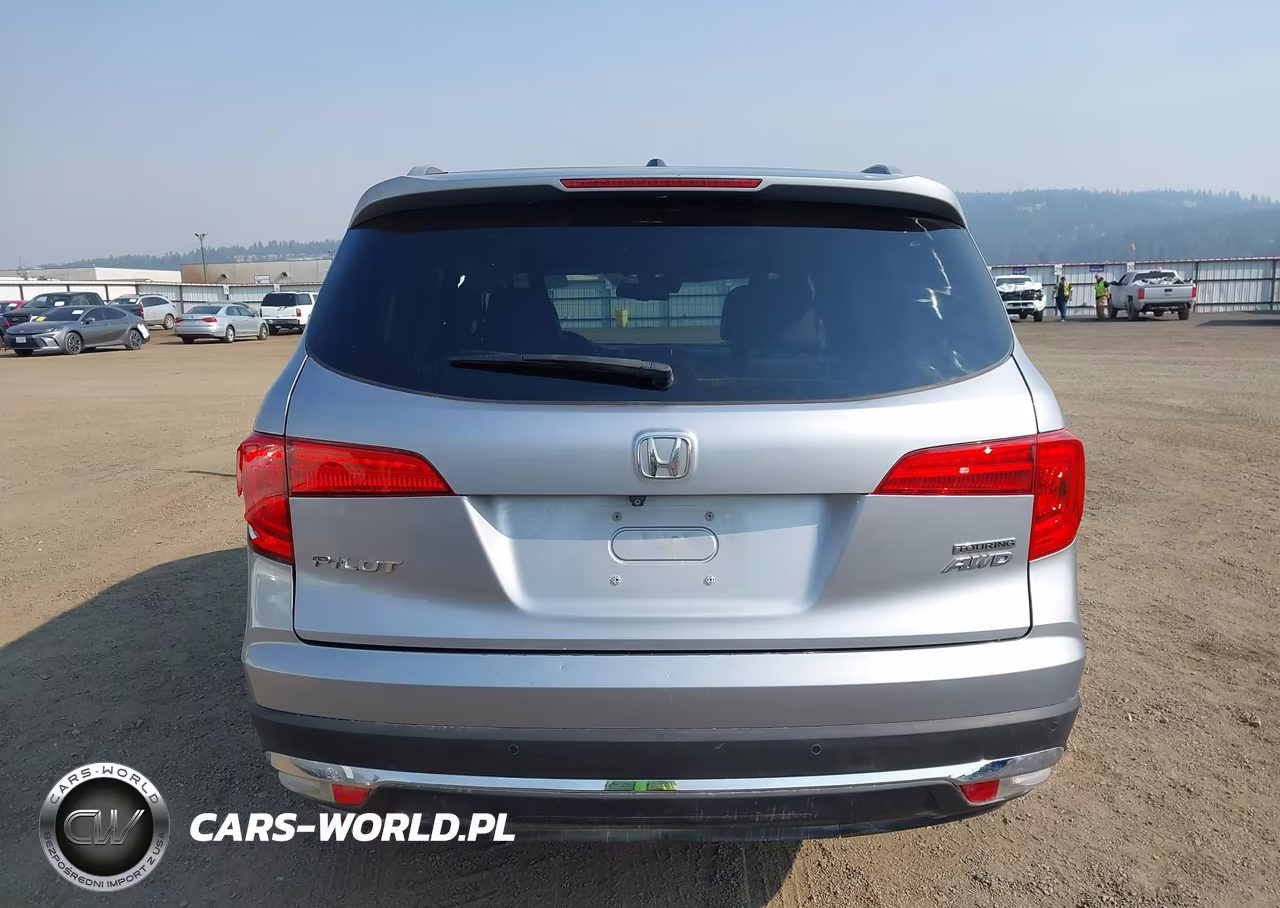 2017 Honda Pilot Touring VIN:5FNYF6H98HB003460 - 17