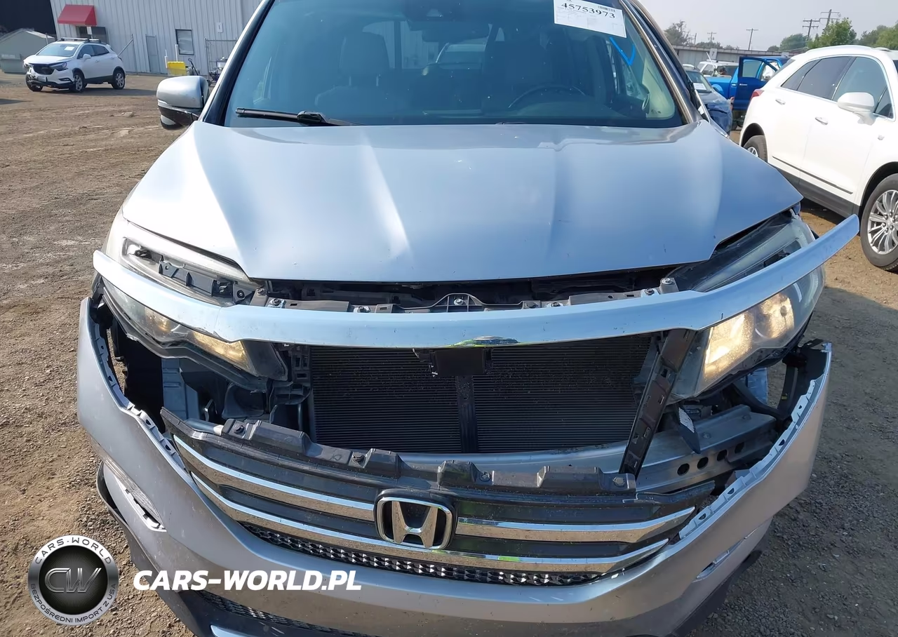 2017 Honda Pilot Touring VIN:5FNYF6H98HB003460 - 6