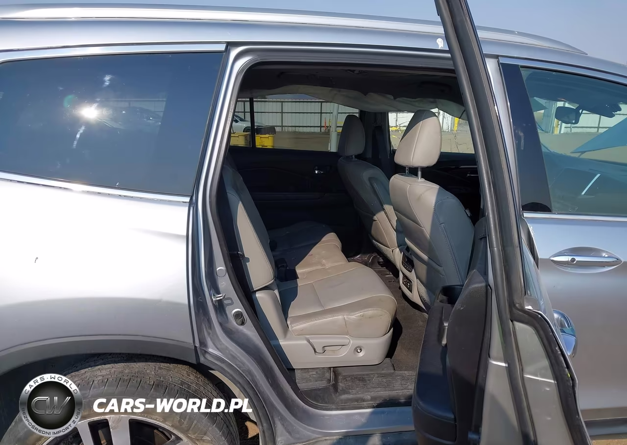 2017 Honda Pilot Touring VIN:5FNYF6H98HB003460 - 8