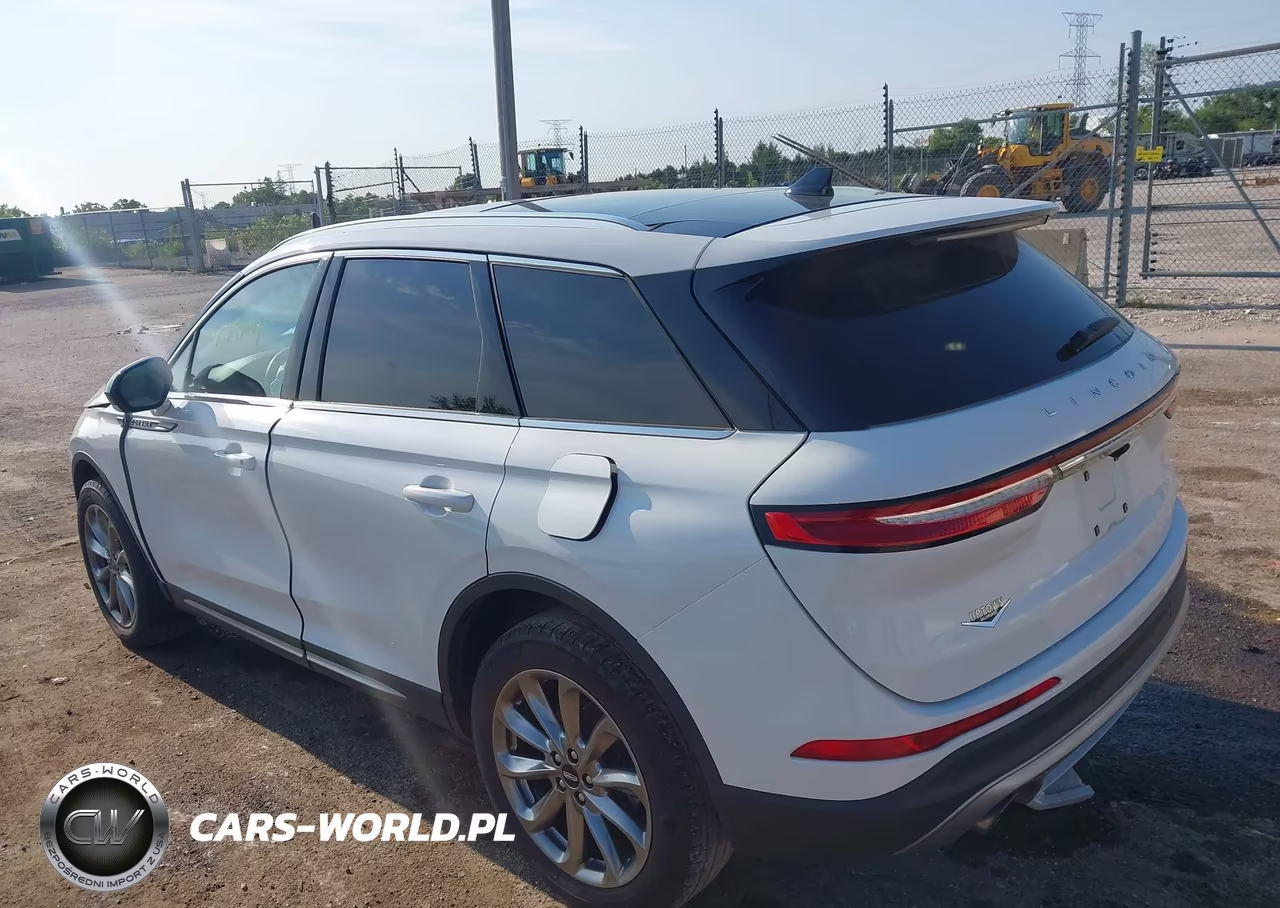 2021 Lincoln Corsair Standard VIN:5LMCJ1D99MUL13726 - 3