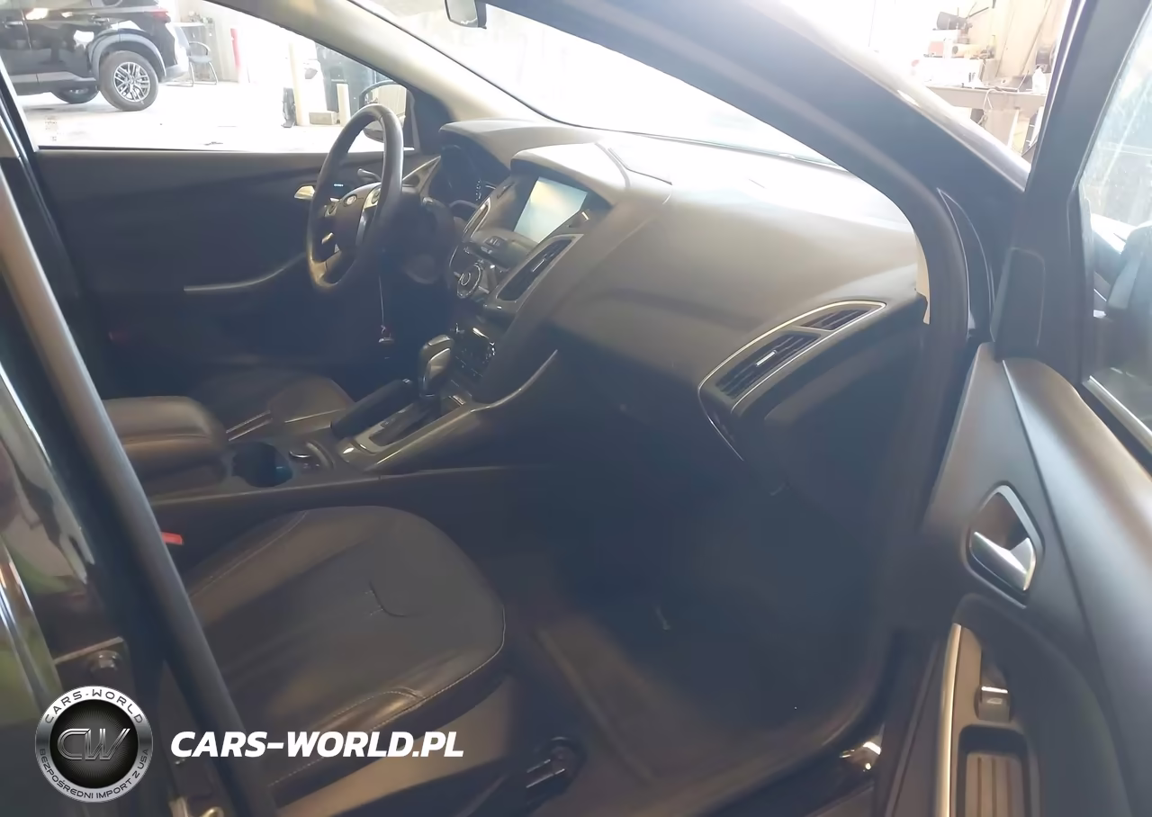 2014 Ford Focus Titanium VIN:1FADP3N29EL417539 - 5