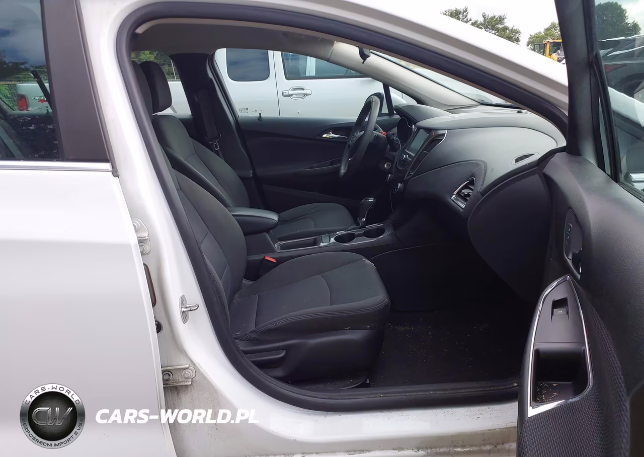 2018 Chevrolet Cruze Lt Auto VIN:1G1BE5SM5J7245028 - 5