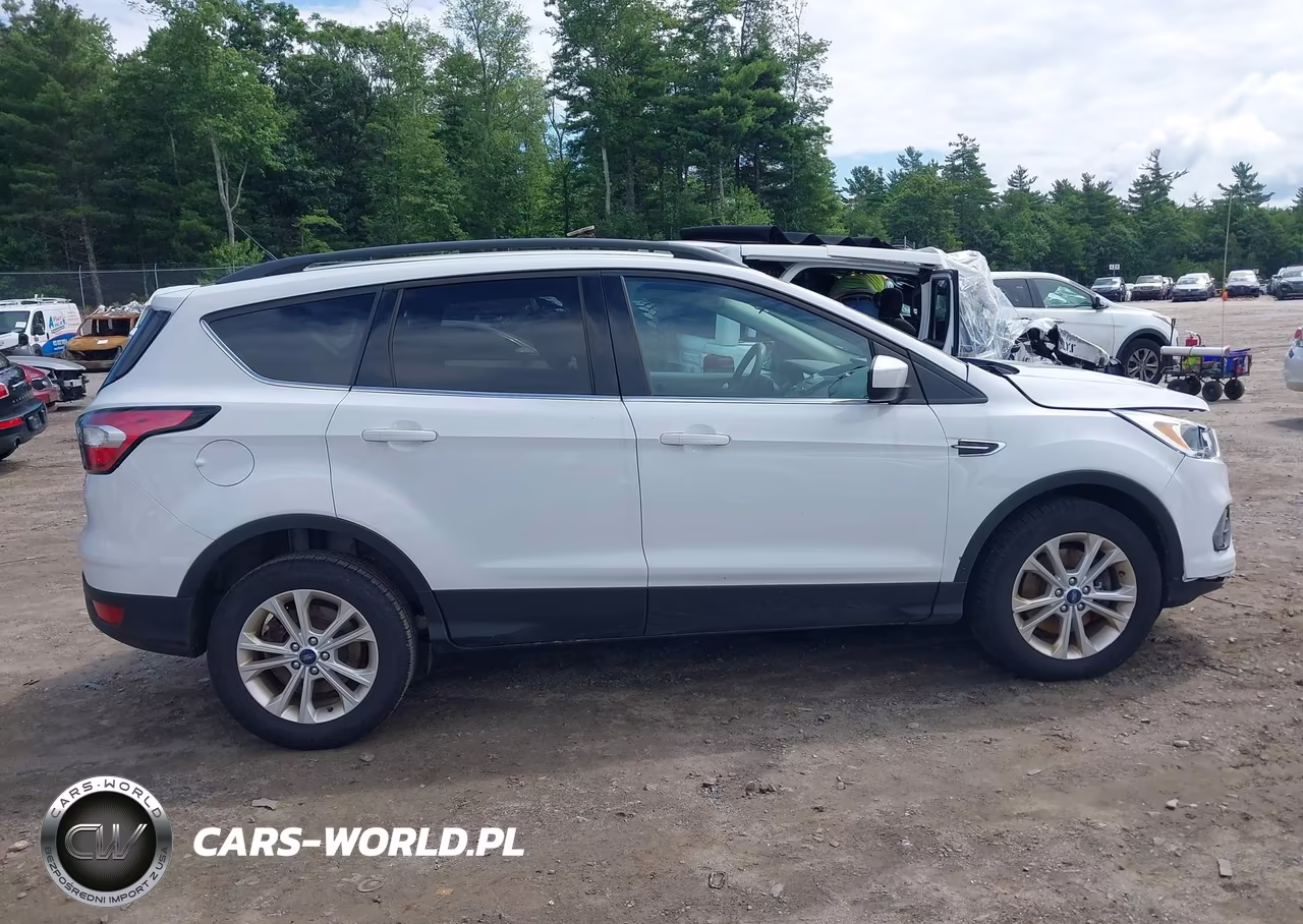 2018 Ford Escape Se VIN:1FMCU9GD1JUD32890 - 13