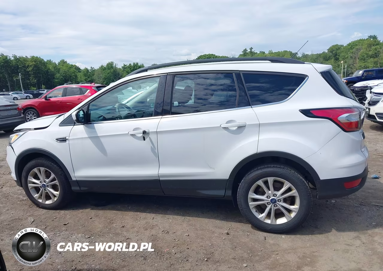 2018 Ford Escape Se VIN:1FMCU9GD1JUD32890 - 14