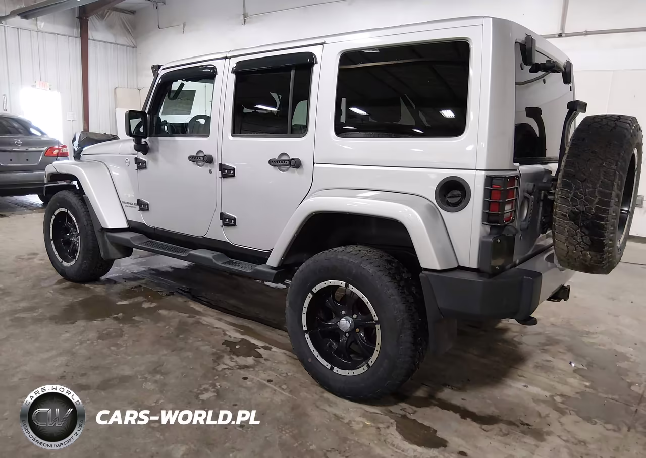 2012 Jeep Wrangler Unlimited Sahara VIN:1C4HJWEGXCL196119 - 3