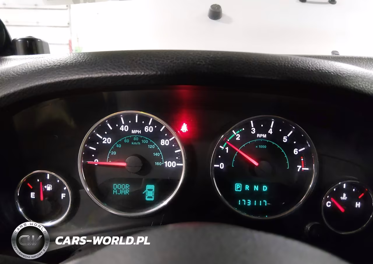 2012 Jeep Wrangler Unlimited Sahara VIN:1C4HJWEGXCL196119 - 7