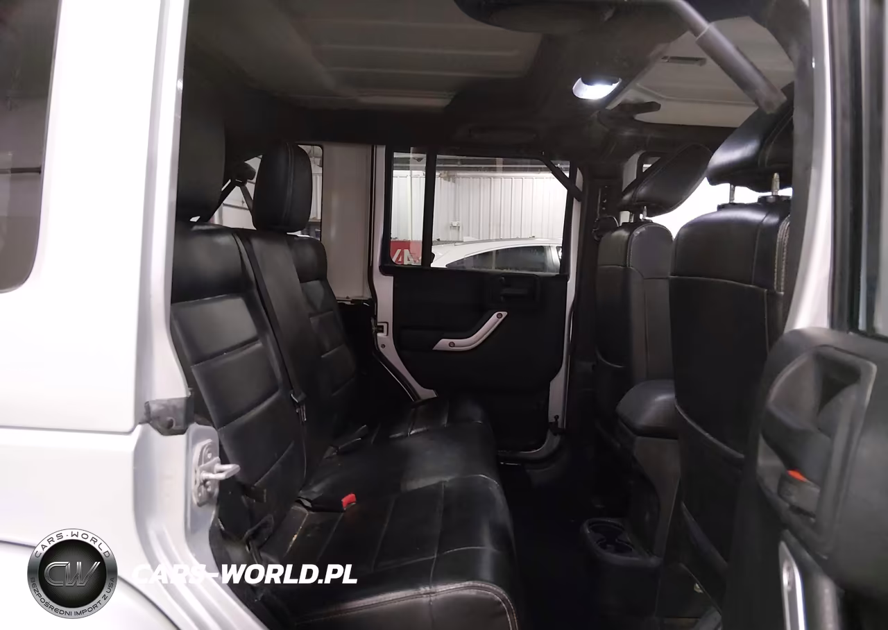 2012 Jeep Wrangler Unlimited Sahara VIN:1C4HJWEGXCL196119 - 8
