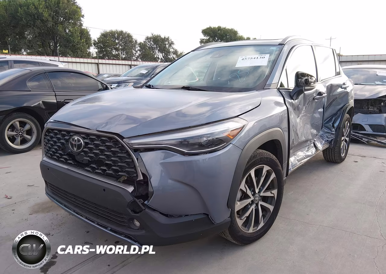 2022 Toyota Corolla Cross Xle VIN:7MUDAAAG7NV002502 - 2