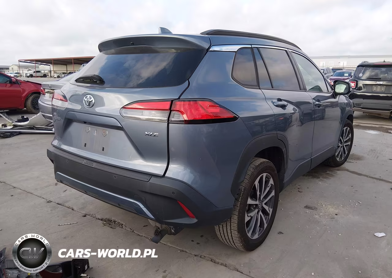 2022 Toyota Corolla Cross Xle VIN:7MUDAAAG7NV002502 - 4