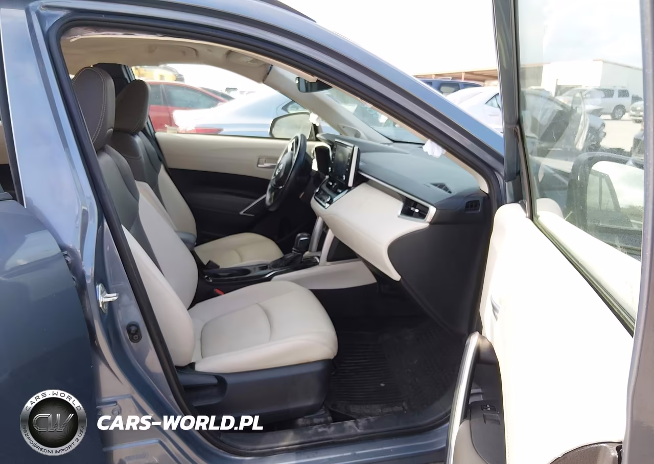 2022 Toyota Corolla Cross Xle VIN:7MUDAAAG7NV002502 - 5