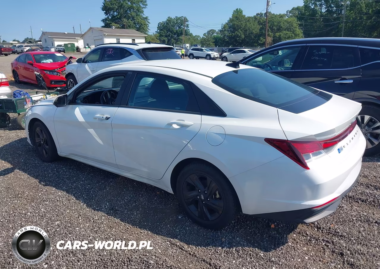 2022 Hyundai Elantra Sel VIN:5NPLS4AG2NH059779 - 3