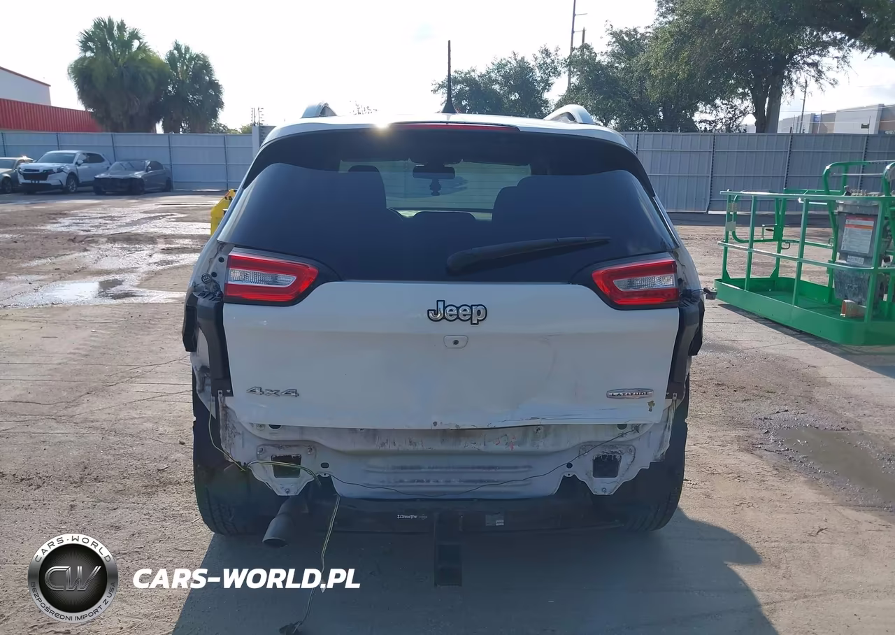2016 Jeep Cherokee Latitude VIN:1C4PJMCB4GW155013 - 17