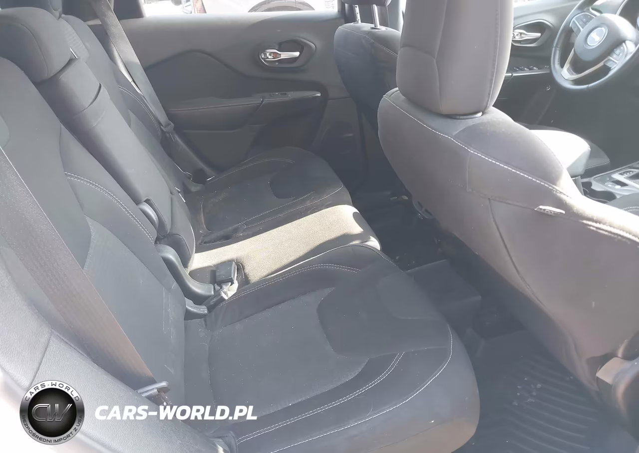 2016 Jeep Cherokee Latitude VIN:1C4PJMCB4GW155013 - 8