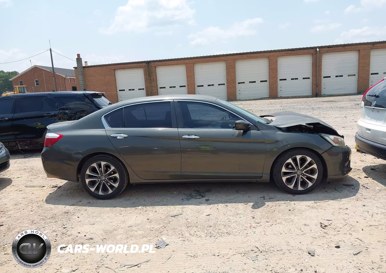 2015 Honda Accord Sport VIN:1HGCR2F59FA122412 - 13