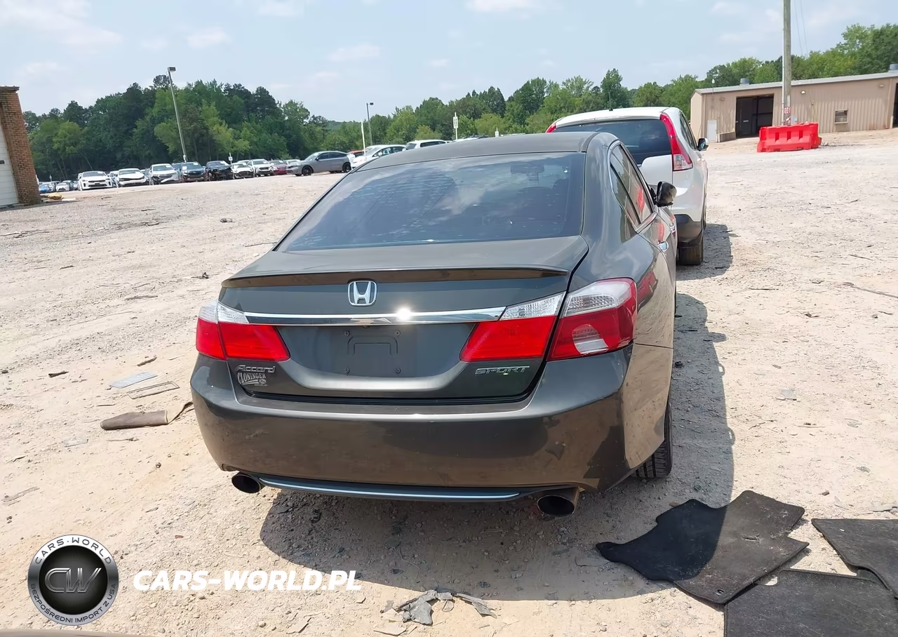 2015 Honda Accord Sport VIN:1HGCR2F59FA122412 - 16
