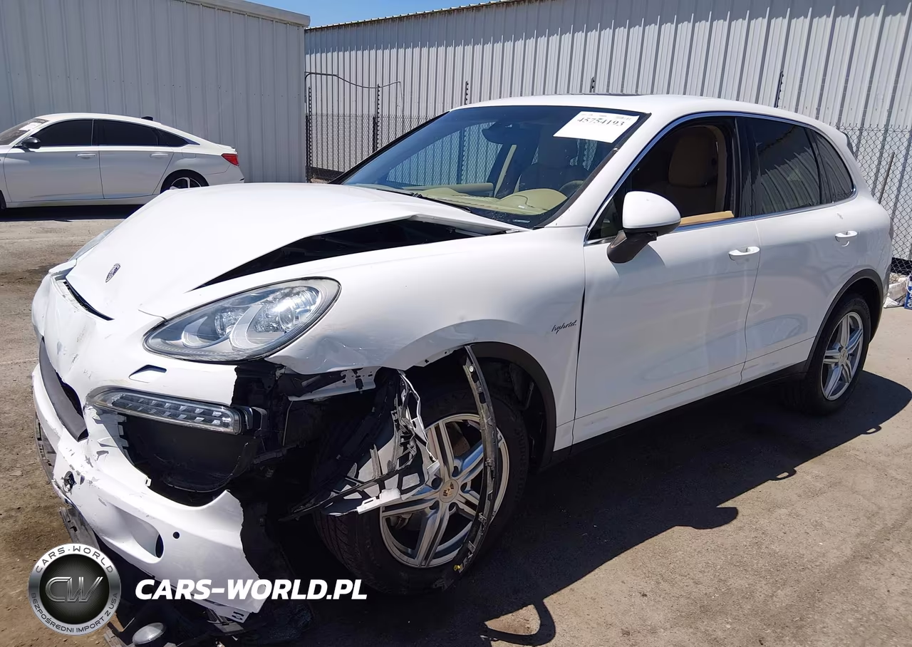 2013 Porsche Cayenne Hybrid S VIN:WP1AE2A21DLA15174 - 6