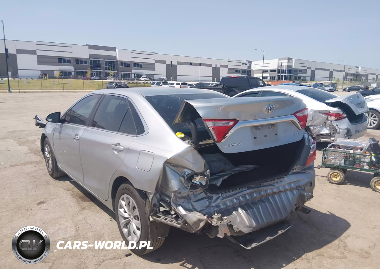 2017 Toyota Camry Le VIN:4T1BF1FKXHU368126 - 3