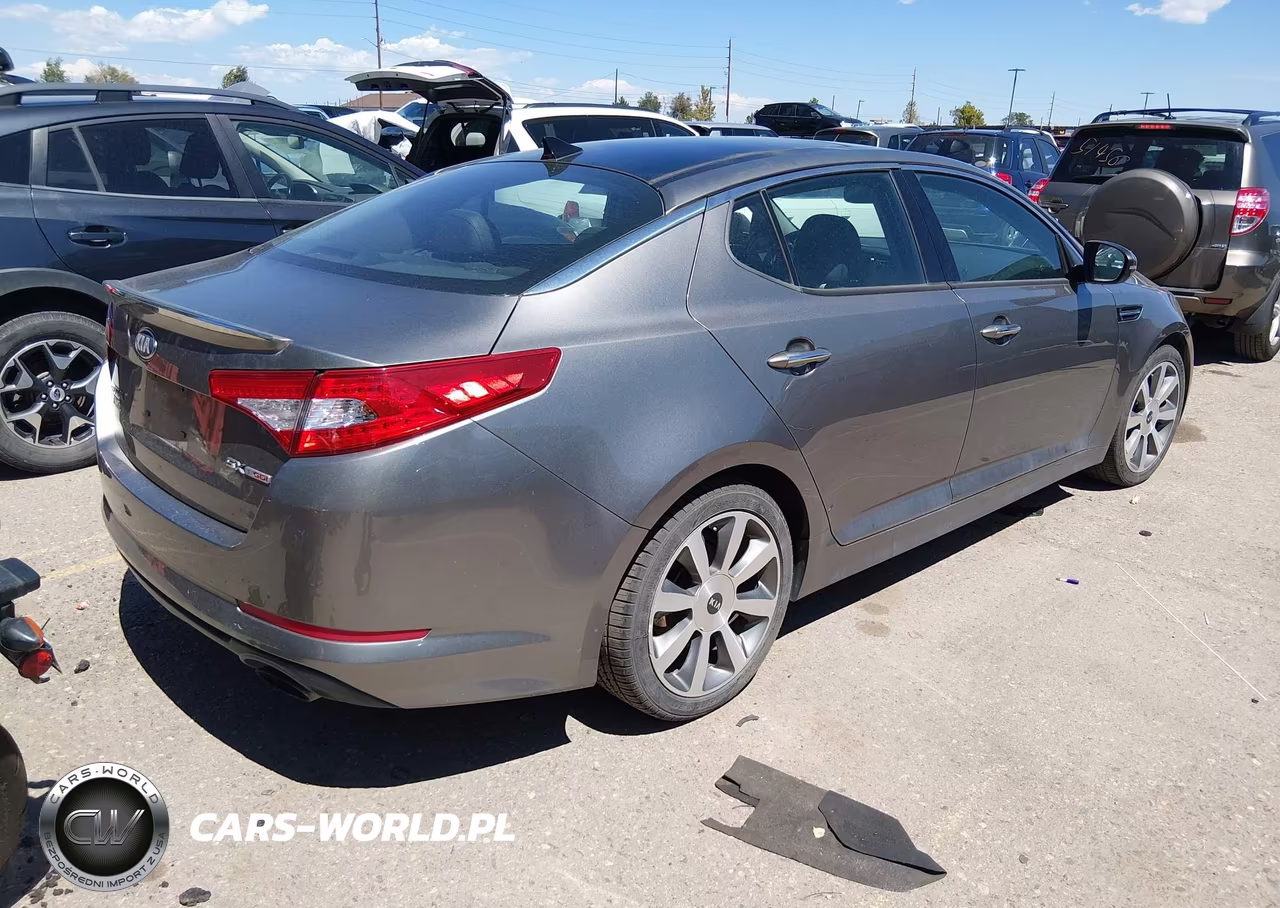 2013 Kia Optima Sx VIN:5XXGR4A62DG232215 - 4
