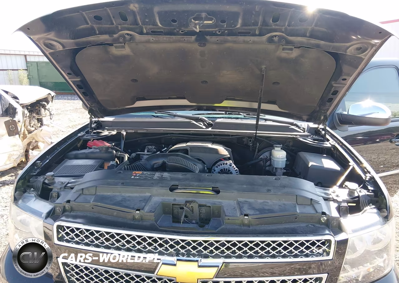 2013 Chevrolet Tahoe Ltz VIN:1GNSKCE02DR323567 - 10