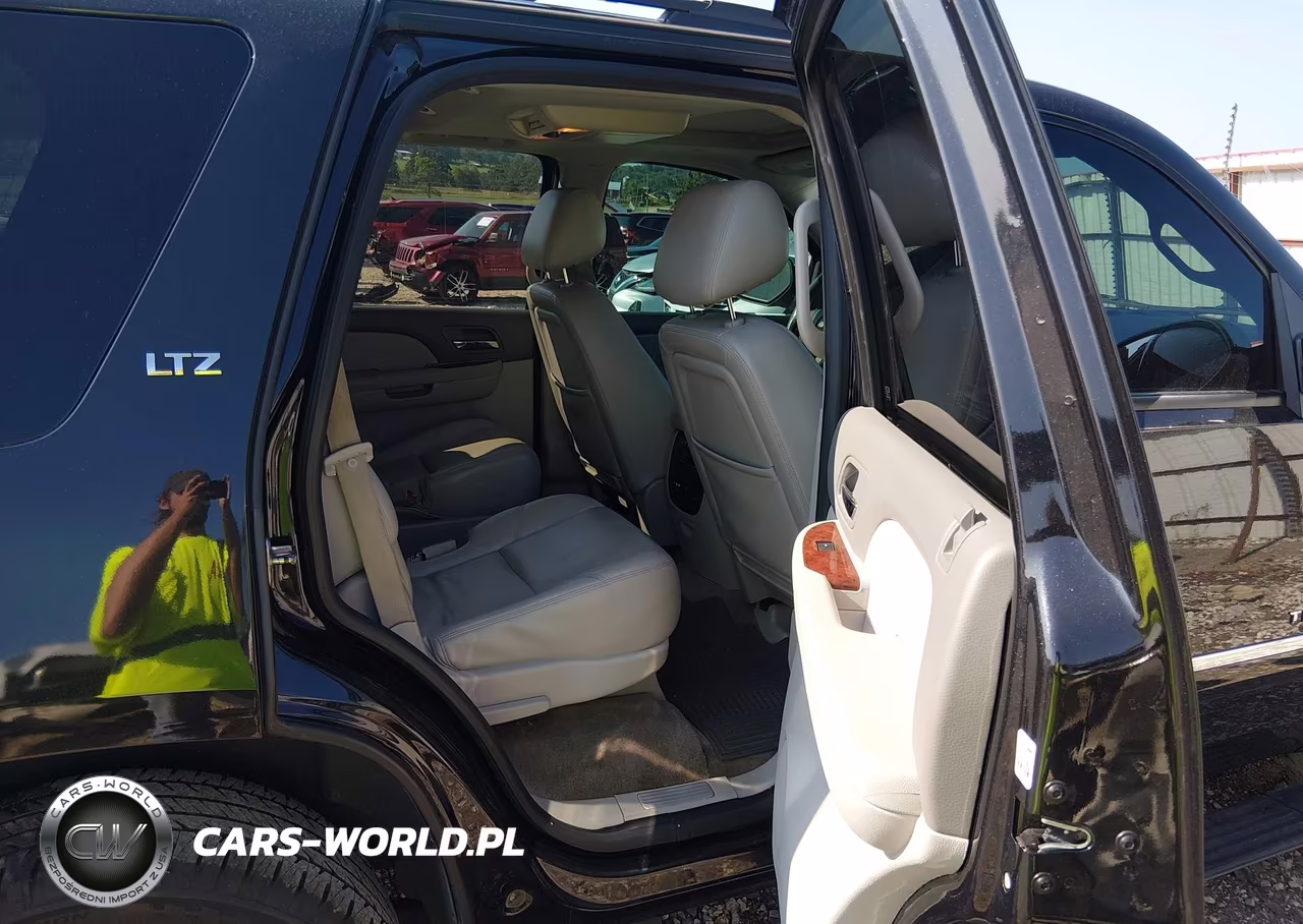 2013 Chevrolet Tahoe Ltz VIN:1GNSKCE02DR323567 - 8